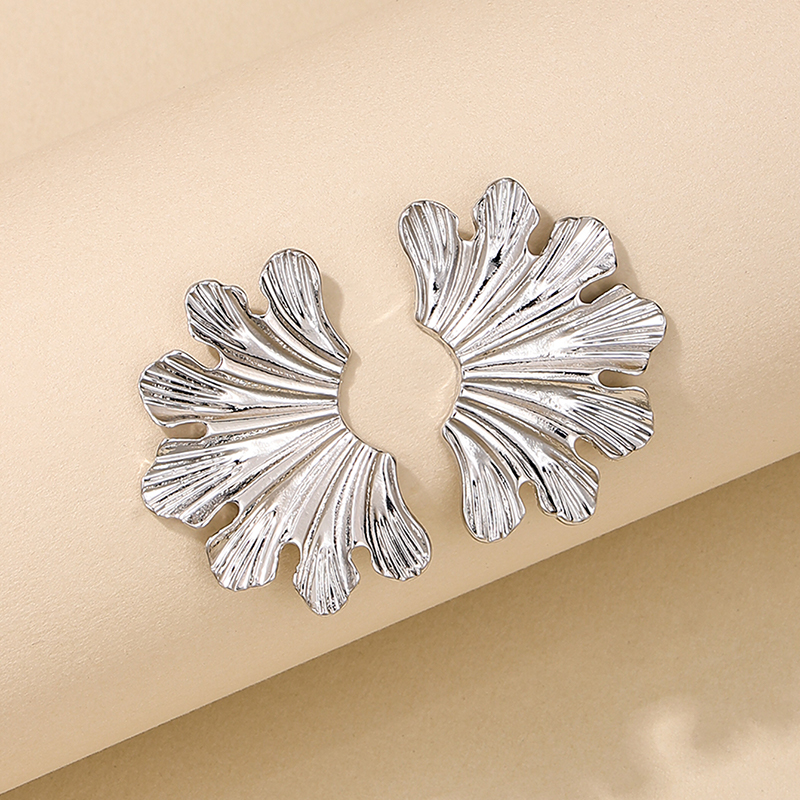 1 Piece Simple Style Classic Style Flower Irregular Zinc Alloy Ear Studs display picture 6