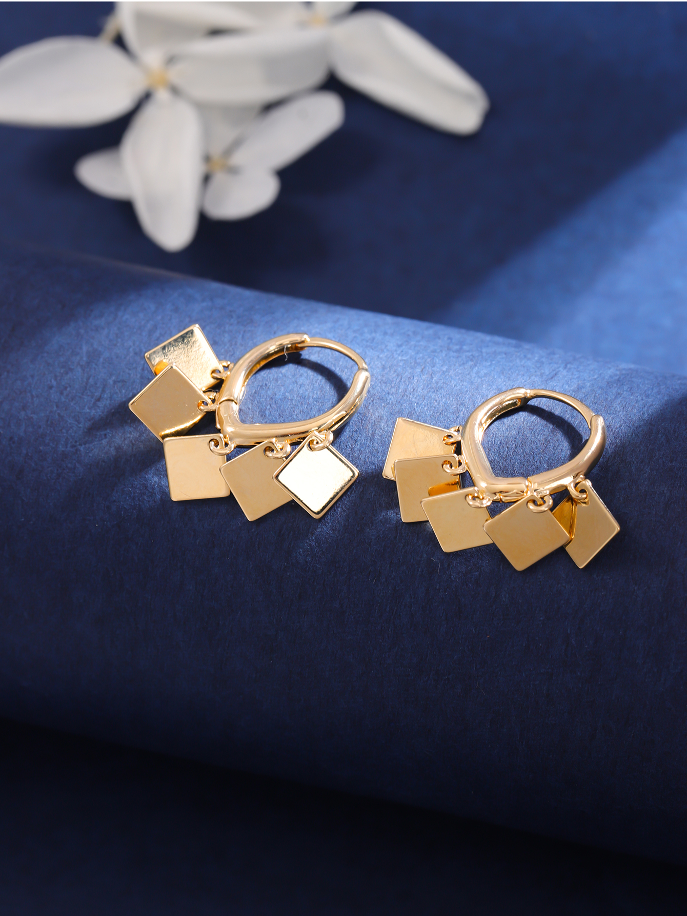 1 Pair Cool Style Shiny Square Sequins Plating Copper 18K Gold Plated Drop Earrings display picture 3