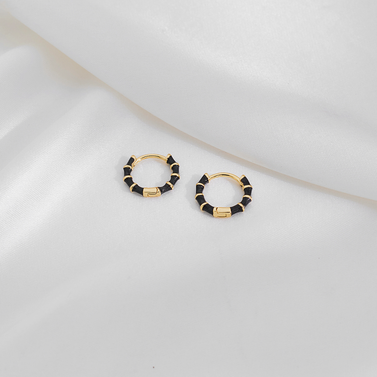 1 Pair Casual Simple Style Commute Circle Round Painted Epoxy Copper Earrings display picture 4