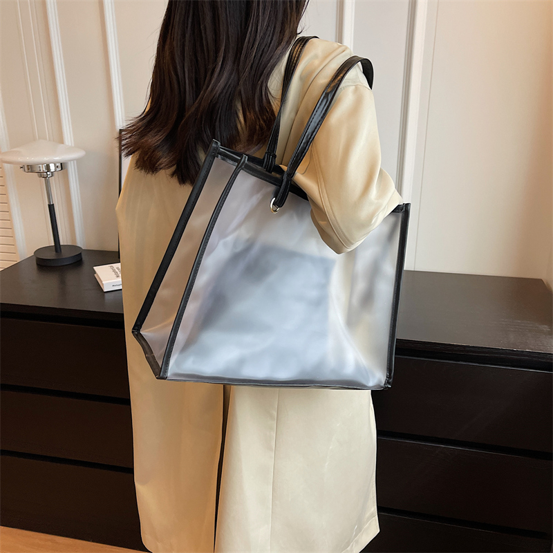 Women's Large PVC Solid Color Basic Classic Style Square Open Jelly Bag display picture 7