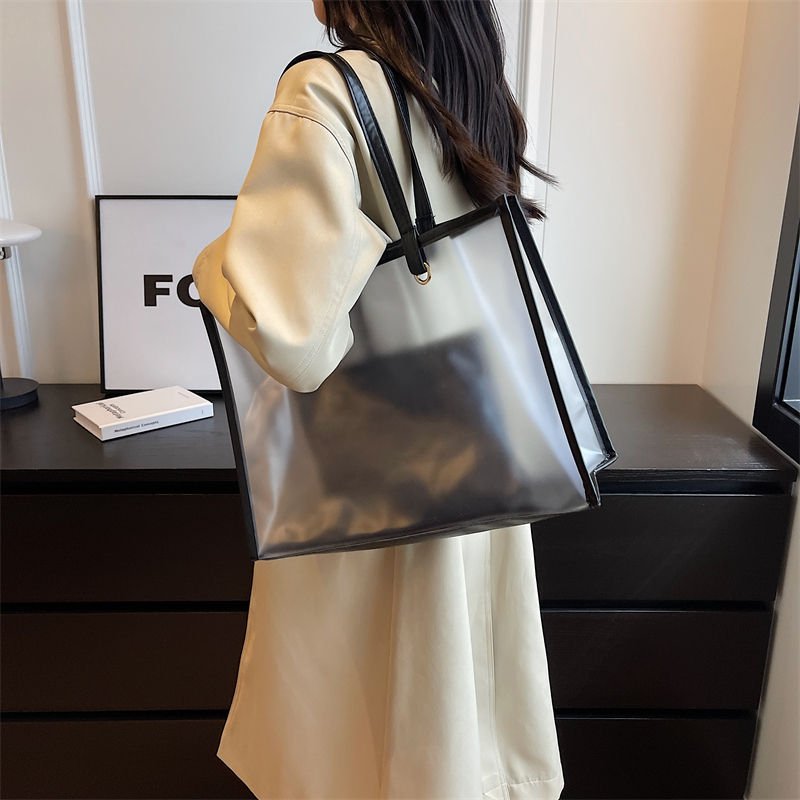 Women's Large PVC Solid Color Basic Classic Style Square Open Jelly Bag display picture 9