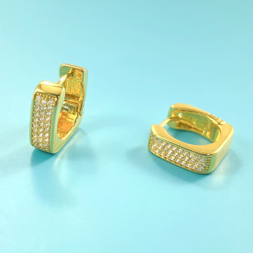 1 Pair Simple Style Classic Style Square Plating Inlay Copper Zircon 18K Gold Plated Hoop Earrings display picture 3