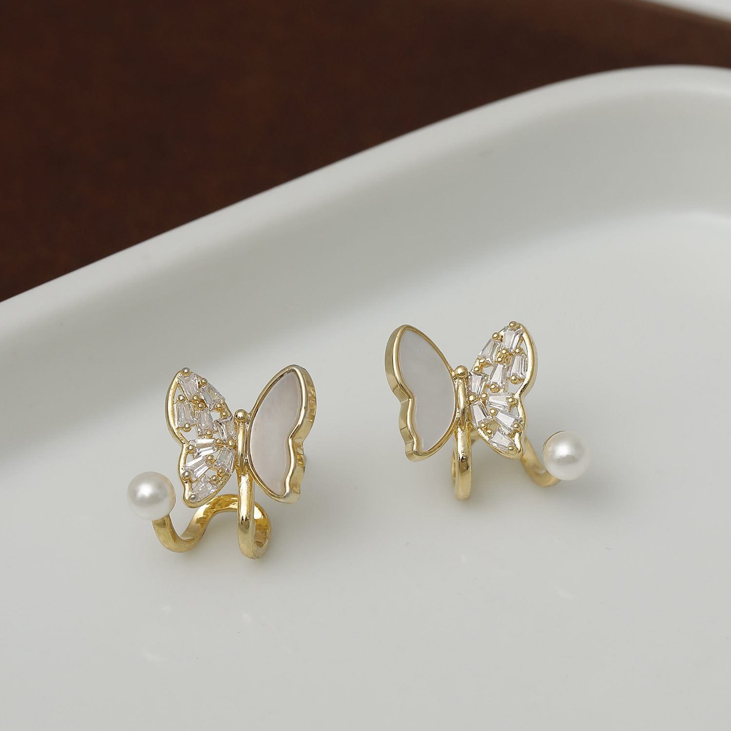 1 Pair Sweet Commute Butterfly Plating Inlay Copper Pearl 18K Gold Plated Ear Studs display picture 2