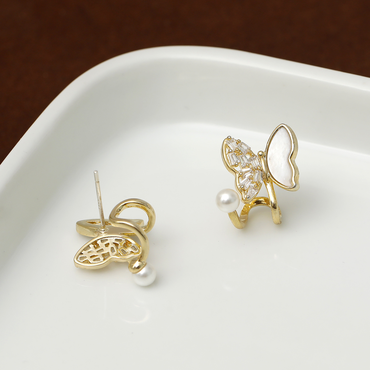 1 Pair Sweet Commute Butterfly Plating Inlay Copper Pearl 18K Gold Plated Ear Studs display picture 4