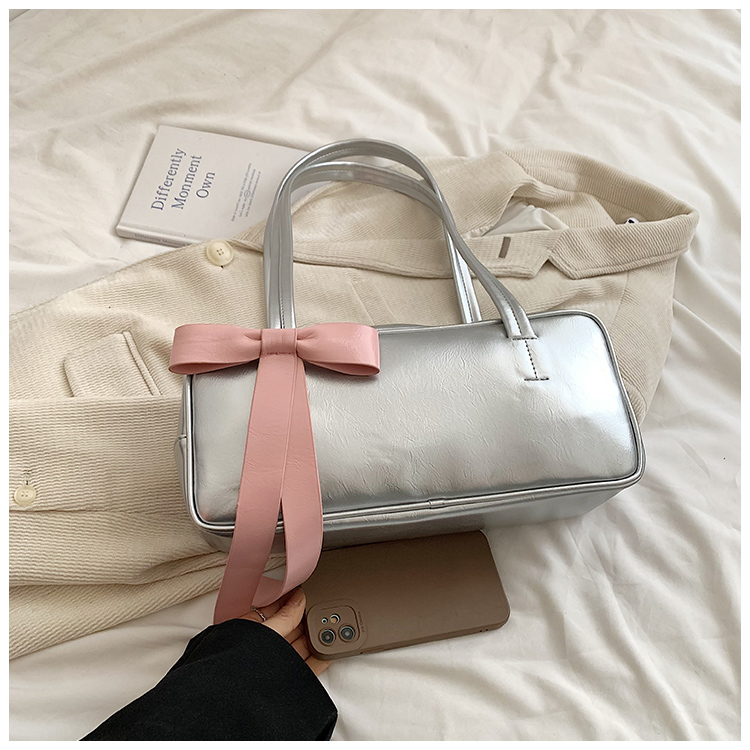 Women's Medium Pu Leather Solid Color Vintage Style Streetwear Bowknot Square Zipper Underarm Bag display picture 4