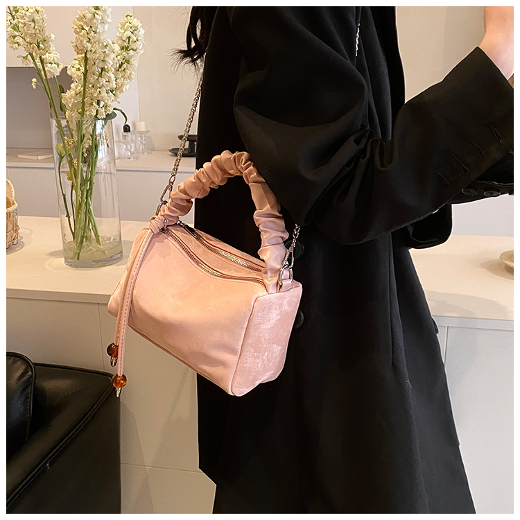 Women's Medium Pu Leather Solid Color Classic Style Streetwear Square Zipper Crossbody Bag display picture 11