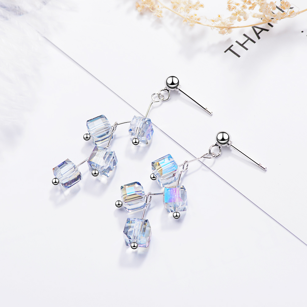 1 Pair Simple Style Classic Style Solid Color Inlay Copper Crystal Drop Earrings display picture 4