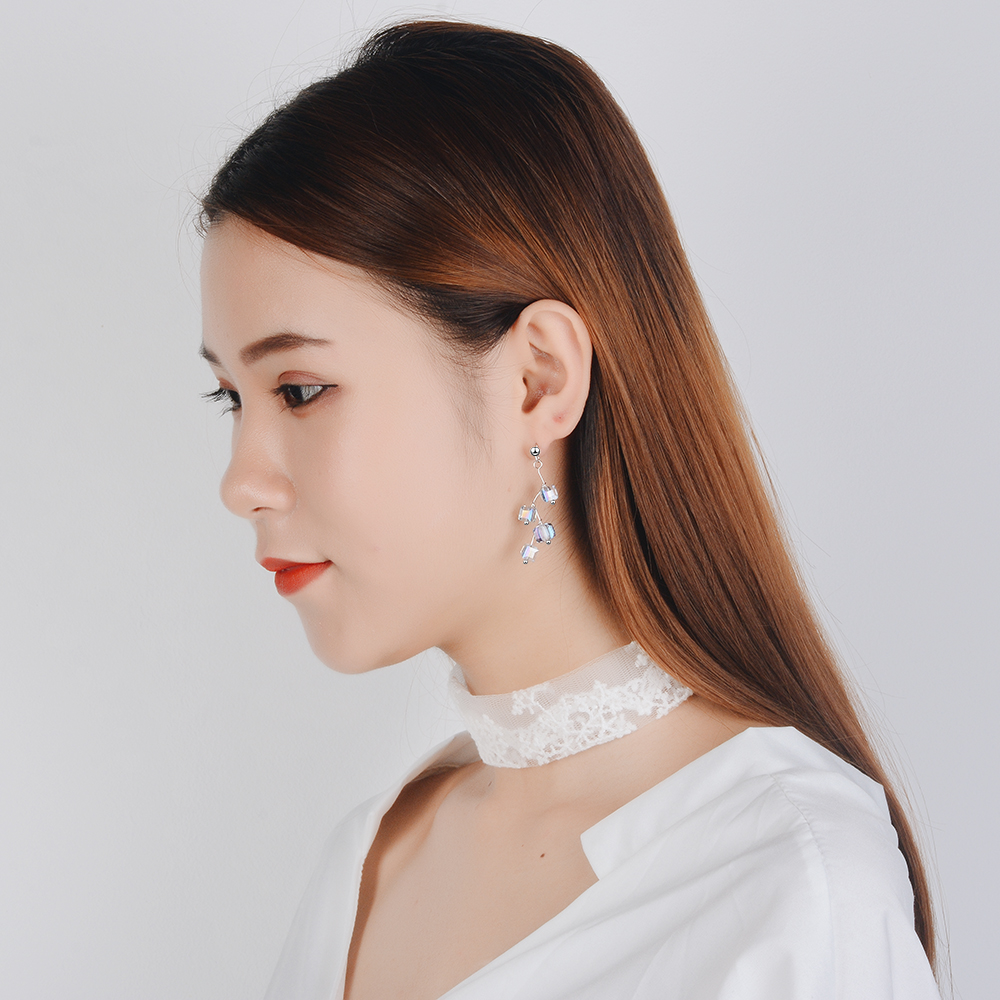 1 Pair Simple Style Classic Style Solid Color Inlay Copper Crystal Drop Earrings display picture 8