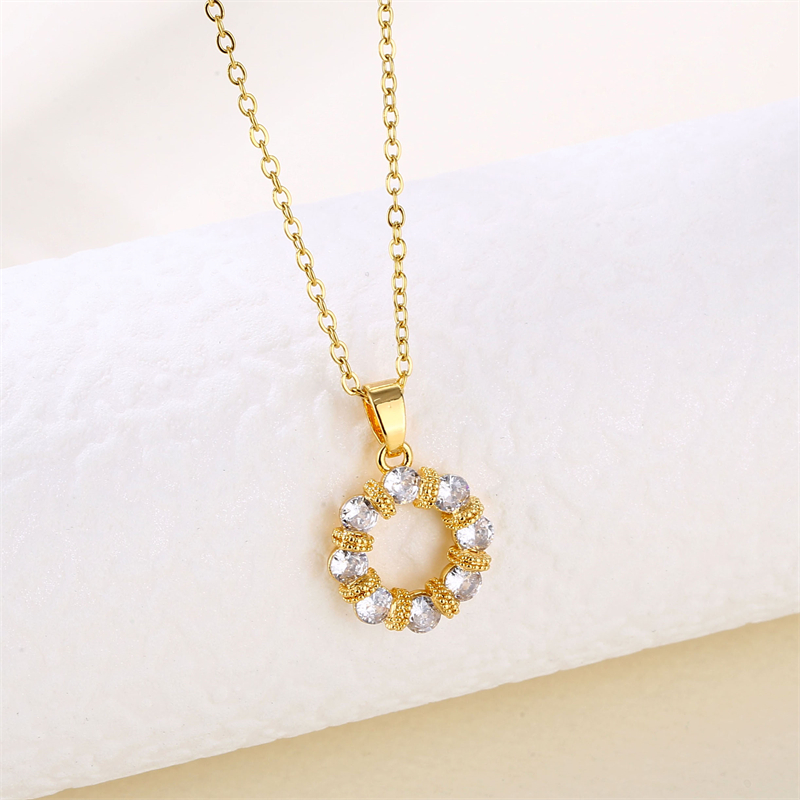 201 Stainless Steel Brass 18K Gold Plated Elegant Lady Korean Style Plating Inlay Circle Rhinestones Zircon Pendant Necklace display picture 4
