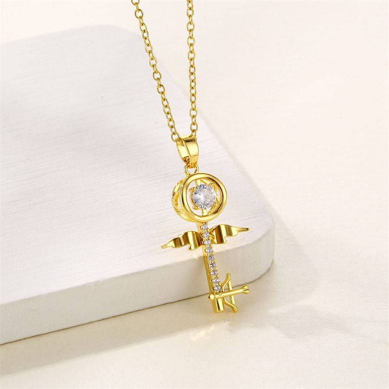 201 Stainless Steel Brass 18K Gold Plated Shiny Plating Inlay Key Zircon Pendant Necklace display picture 3