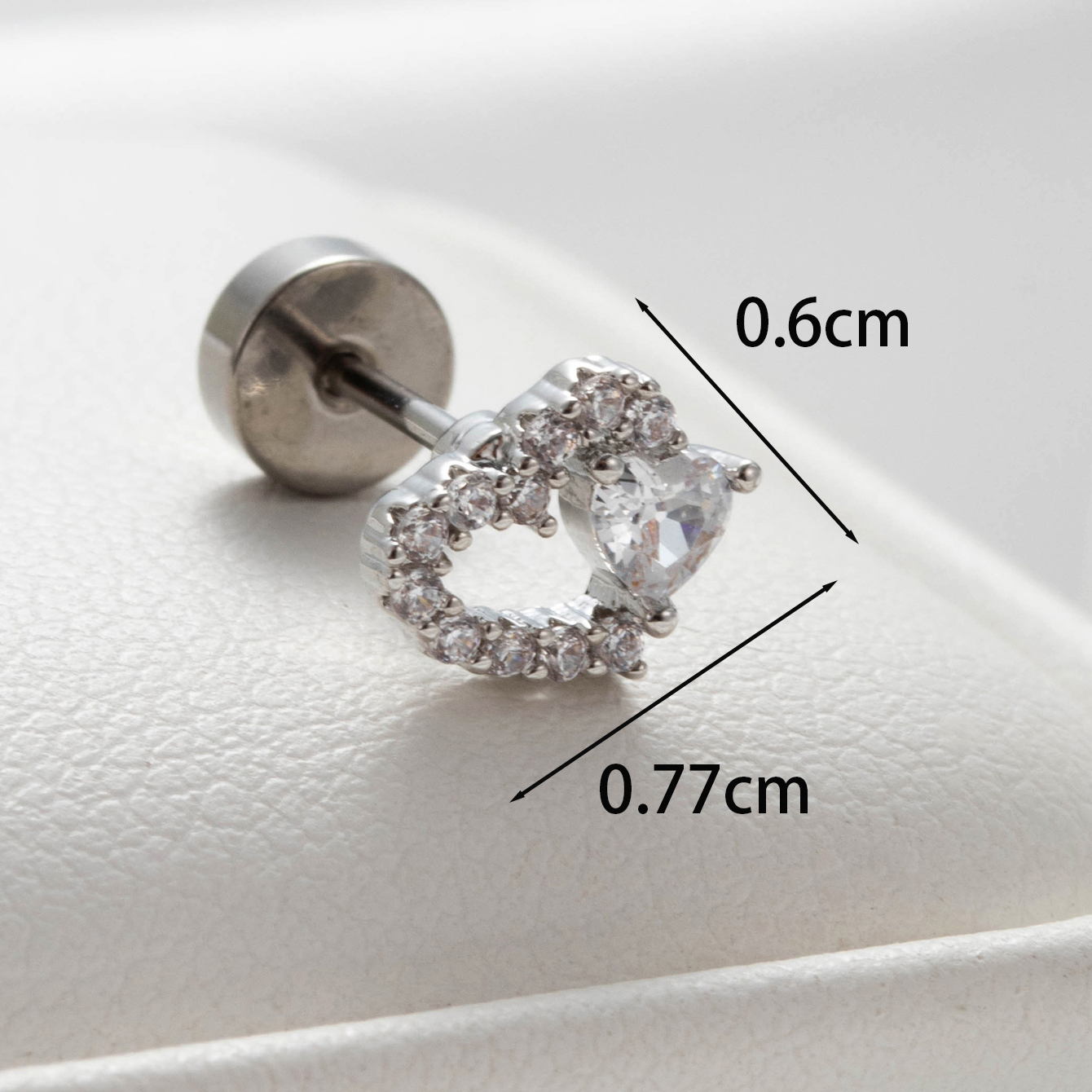 1 Piece Casual French Style Heart Shape Butterfly Hollow Out Inlay Copper Zircon Ear Studs display picture 1