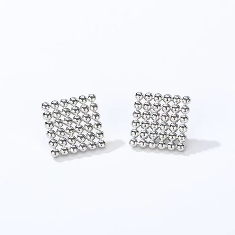 1 Pair Classical Argyle 201 Stainless Steel Gold Plated Ear Studs display picture 1
