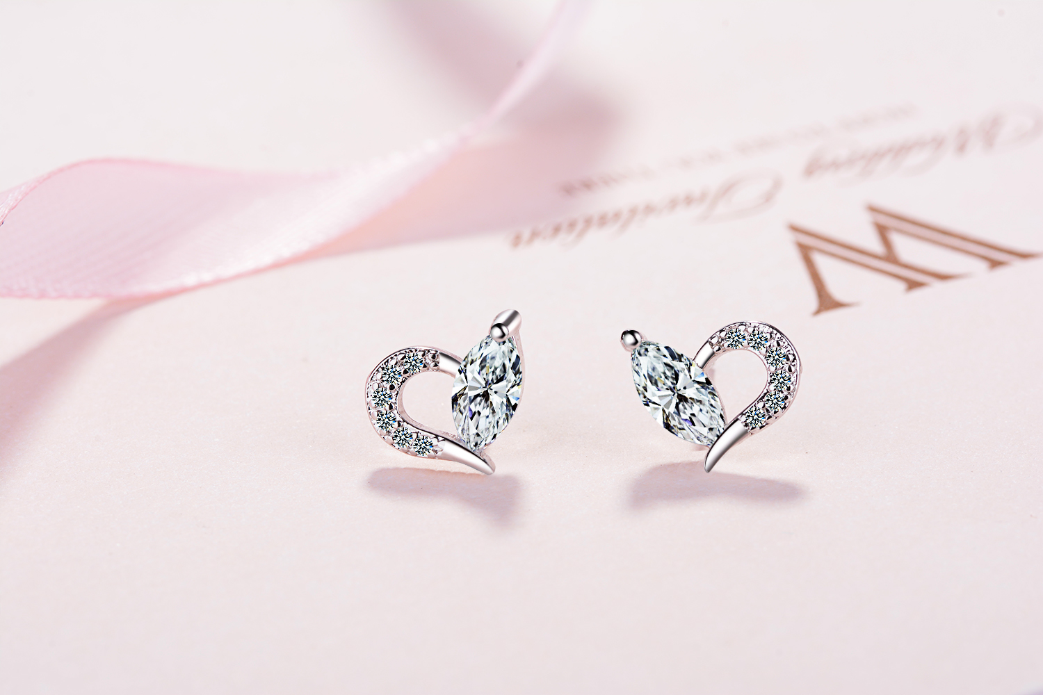 1 Pair Sweet Heart Shape Inlay Copper Zircon Ear Studs display picture 5