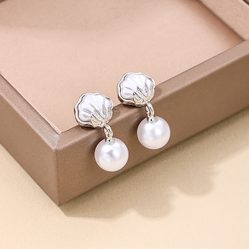 1 Pièce Style Simple Style Classique Coquille Incruster Alliage Perle Boucles D'oreilles display picture 4