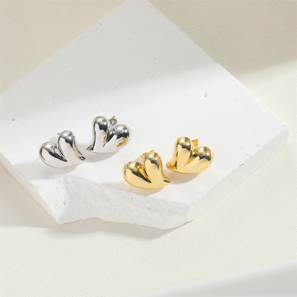 1 Paire Style Simple Forme De Cœur Le Cuivre Plaqué Or 14K Boucles D'Oreilles display picture 7