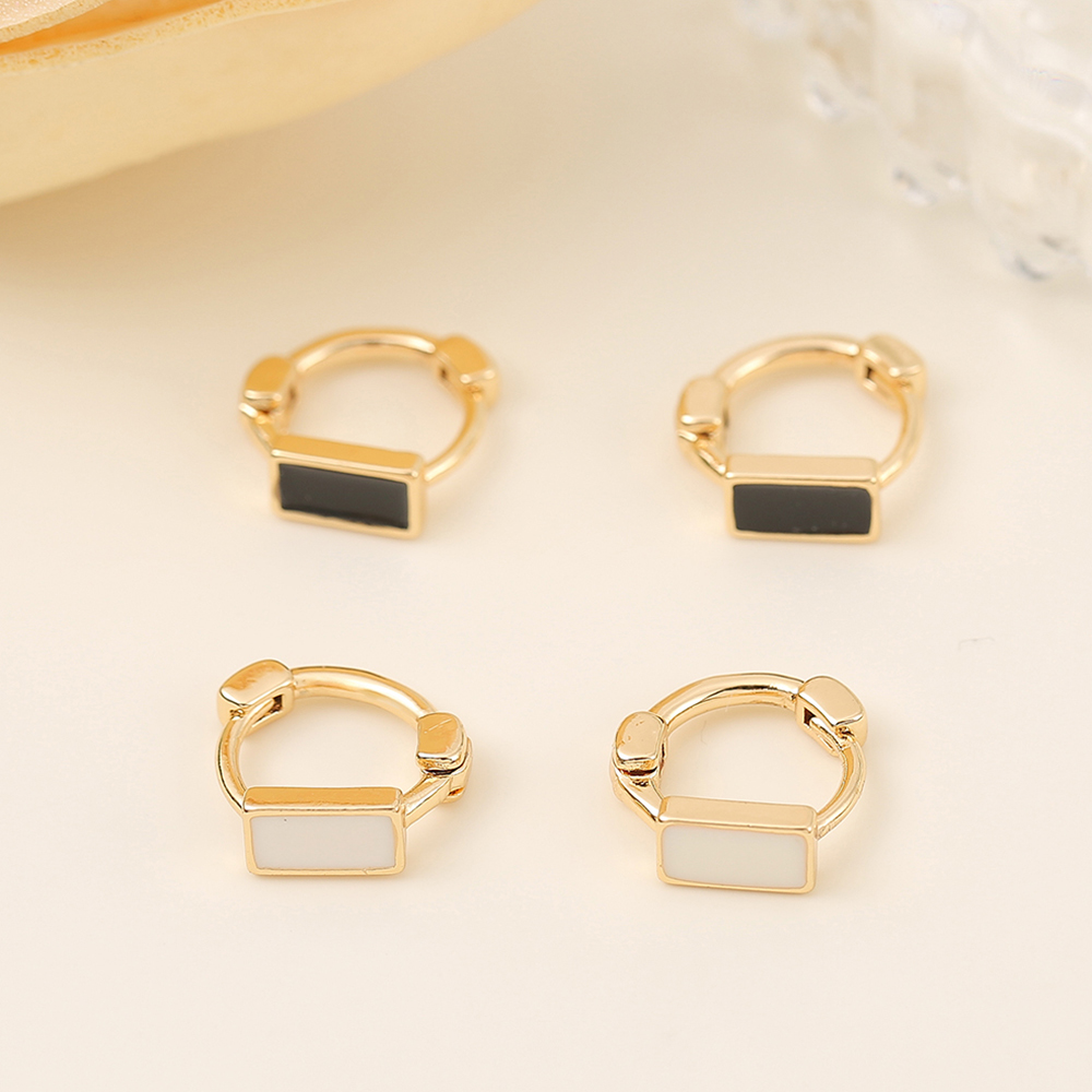 1 Pair Simple Style Square Rectangle Enamel Copper 18K Gold Plated Hoop Earrings display picture 1