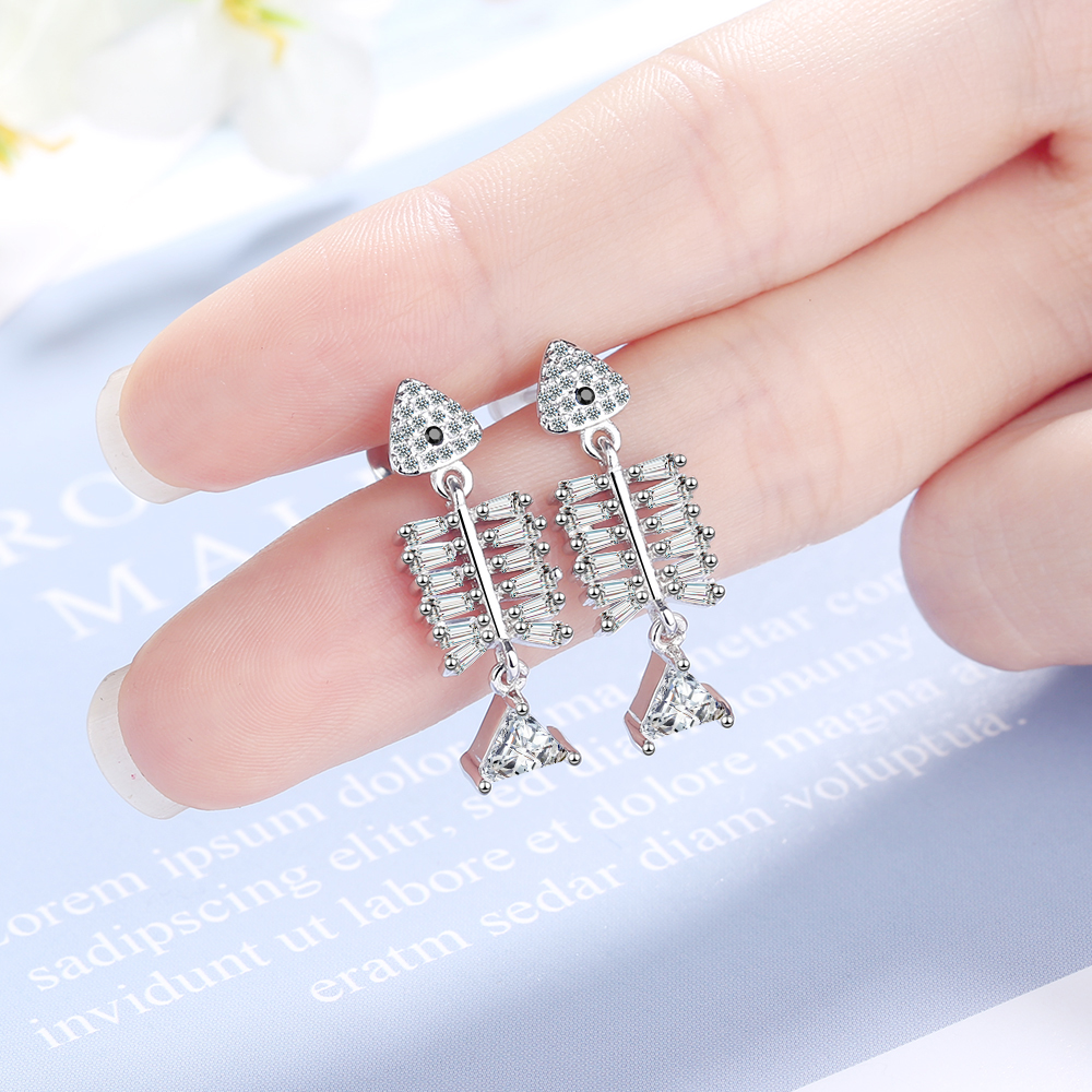 1 Pair IG Style Shiny Fish Bone Inlay Copper Zircon Drop Earrings display picture 7