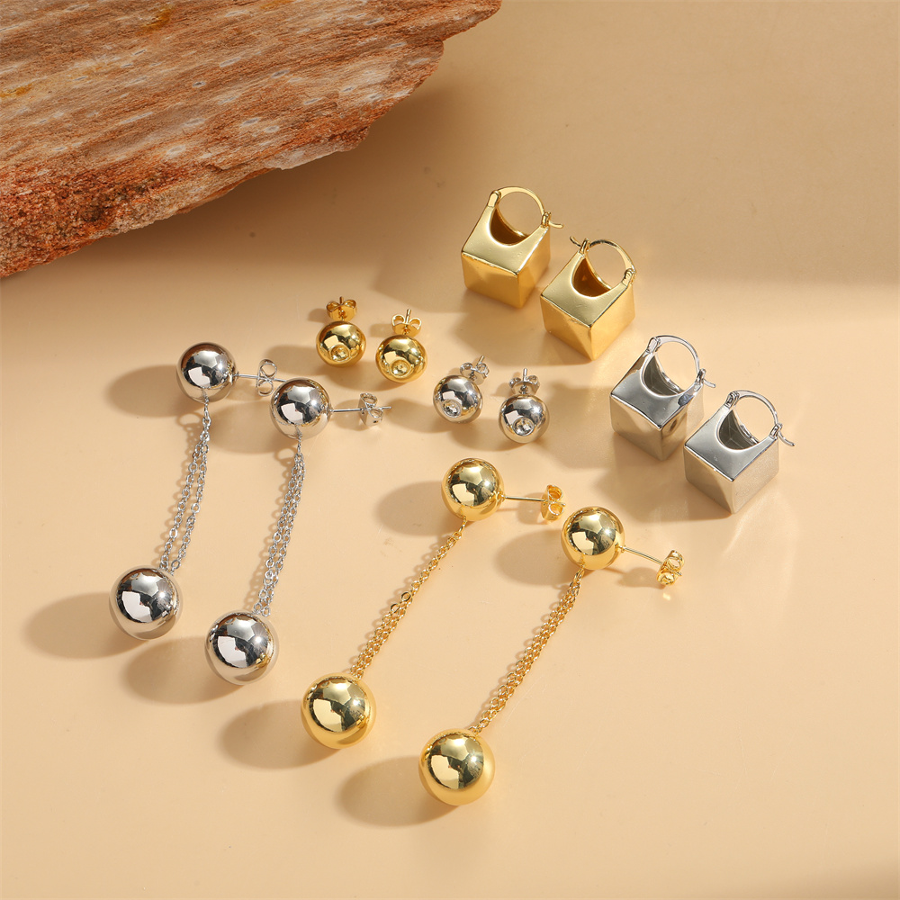1 Pair Simple Style Solid Color Inlay Copper Zircon 14K Gold Plated Ear Studs display picture 6