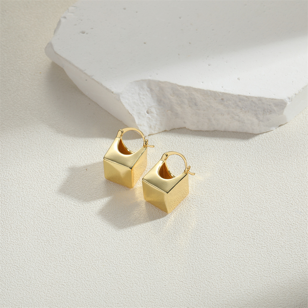 1 Pair Simple Style Solid Color Inlay Copper Zircon 14K Gold Plated Ear Studs display picture 10