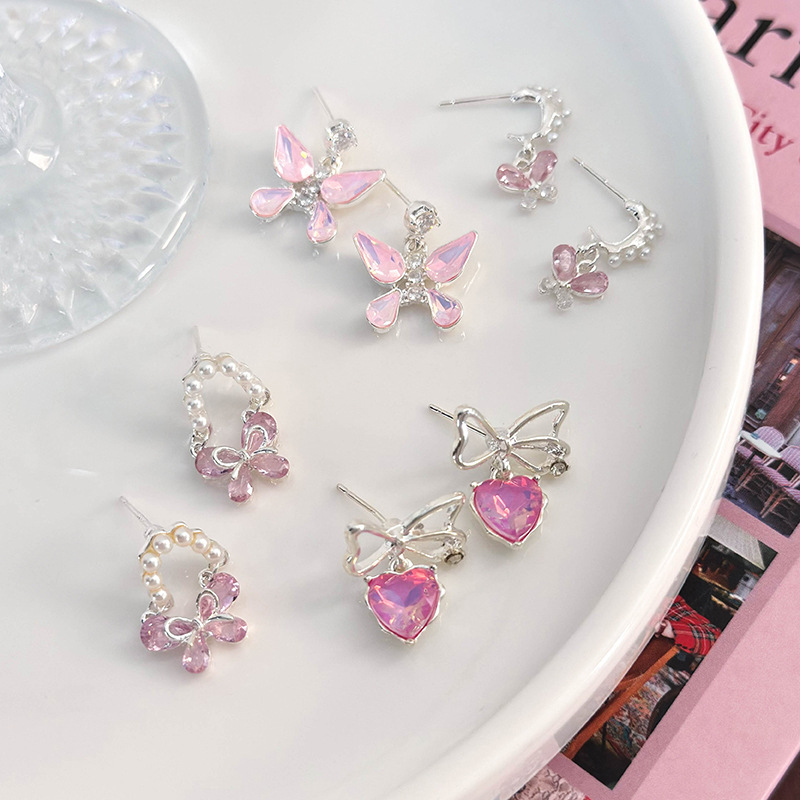 1 Pair Cute Lady Sweet Heart Shape Butterfly Inlay Artificial Pearl Copper Zircon Ear Studs display picture 6