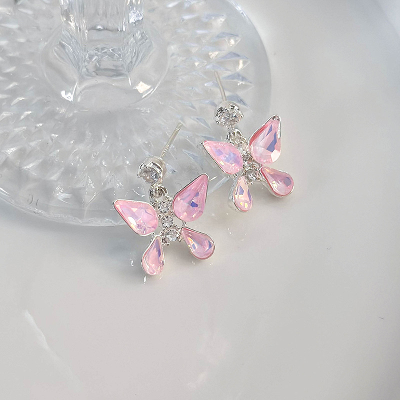 1 Pair Cute Lady Sweet Heart Shape Butterfly Inlay Artificial Pearl Copper Zircon Ear Studs display picture 15