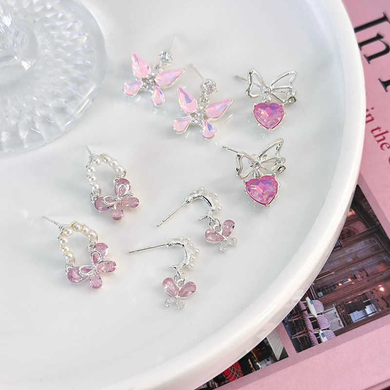 1 Pair Cute Lady Sweet Heart Shape Butterfly Inlay Artificial Pearl Copper Zircon Ear Studs display picture 7