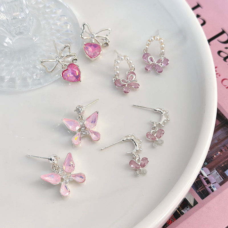 1 Pair Cute Lady Sweet Heart Shape Butterfly Inlay Artificial Pearl Copper Zircon Ear Studs display picture 8