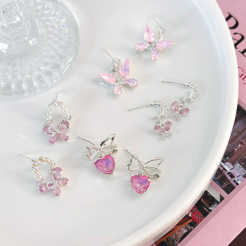 1 Pair Cute Lady Sweet Heart Shape Butterfly Inlay Artificial Pearl Copper Zircon Ear Studs display picture 9