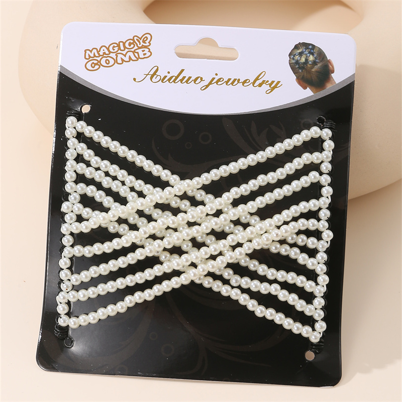 Women's Casual Simple Style Round Artificial Pearl Plastic Resin Beaded Insert Comb display picture 7