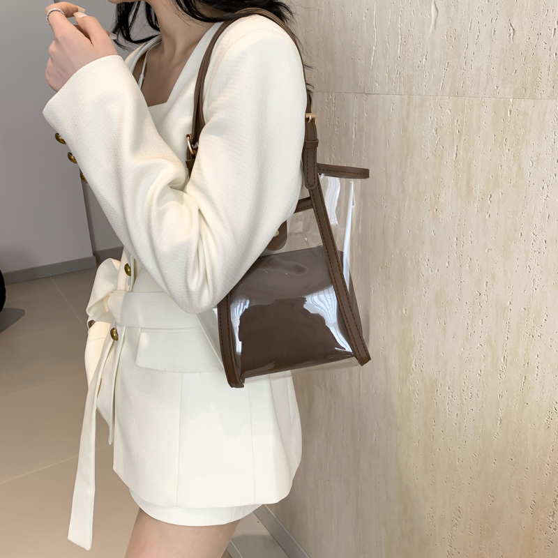Women's Medium PVC Solid Color Classic Style Square Hidden Buckle Shoulder Bag display picture 1