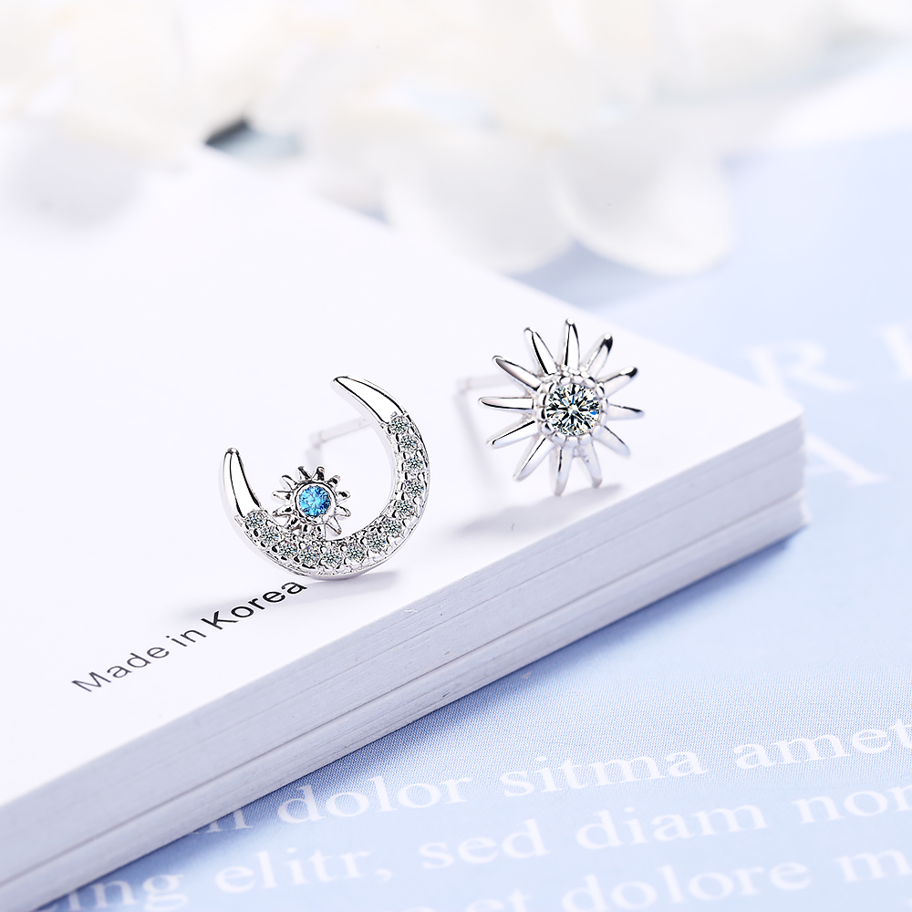 1 Pair Simple Style Star Moon Inlay Copper Zircon White Gold Plated Ear Studs display picture 3