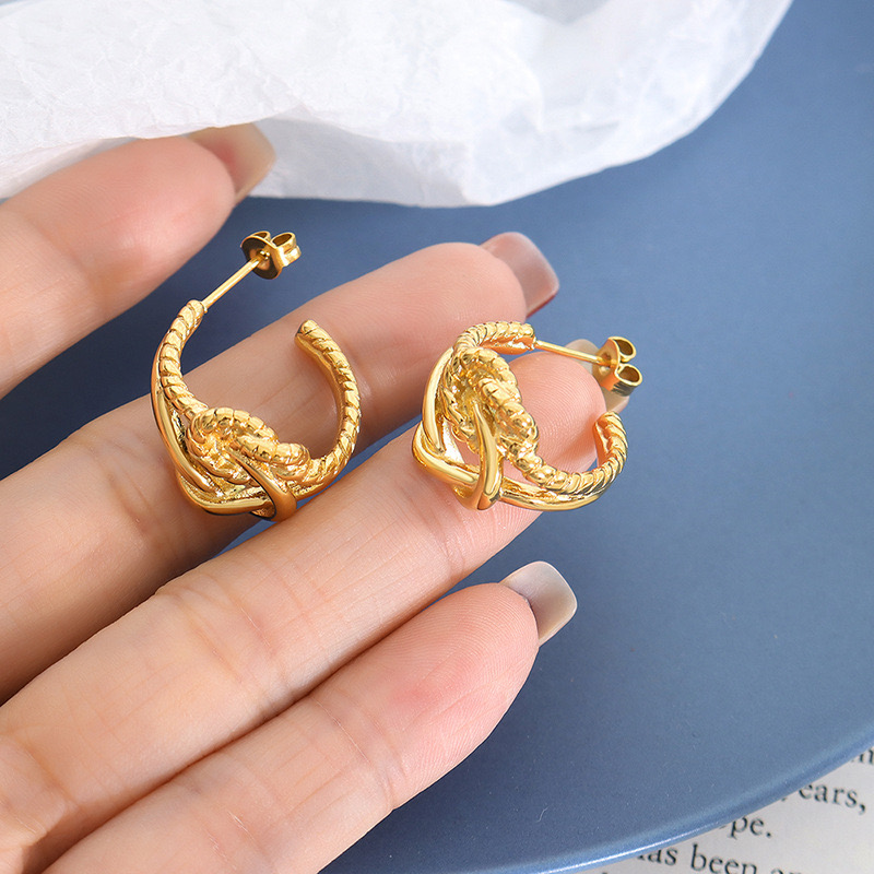 1 Pair Elegant Spiral Stripe Chains Print 201 Stainless Steel Gold Plated Ear Studs display picture 2