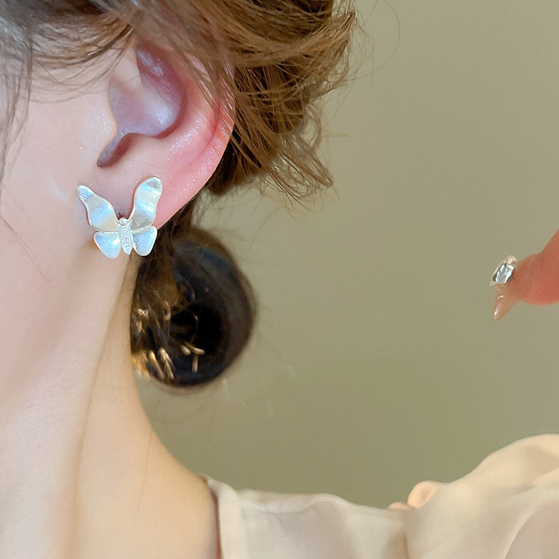 1 Pair Elegant Lady Classic Style Butterfly Copper Ear Studs display picture 5