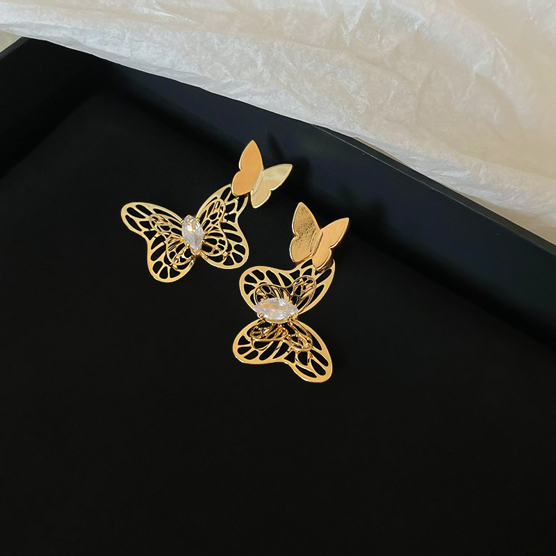 1 Pair Elegant Lady Modern Style Butterfly Inlay Copper Zircon Drop Earrings display picture 8
