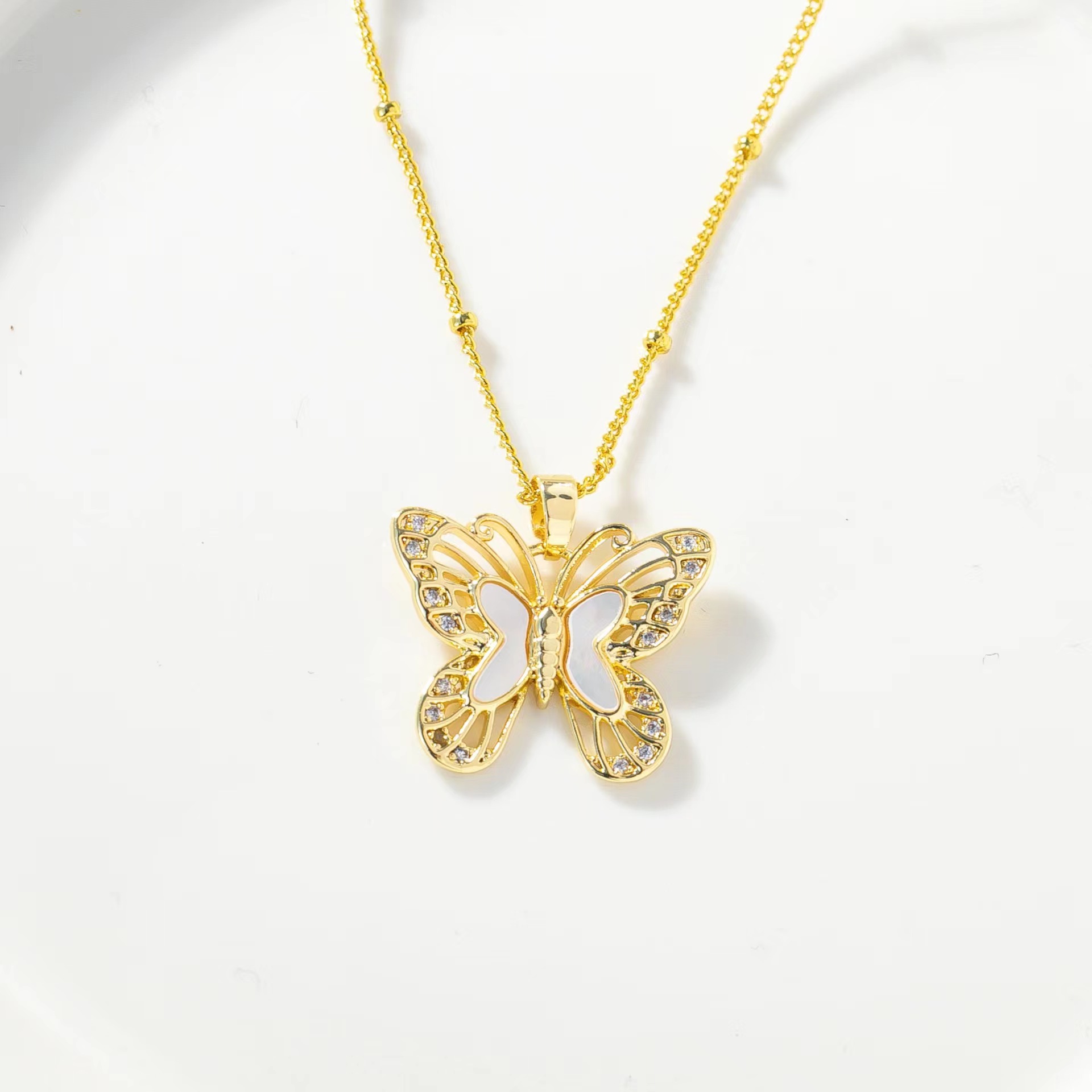 Copper 18K Gold Plated K Gold Plated IG Style Sweet Inlay Lion Butterfly Rhinestones Pendant Necklace display picture 2