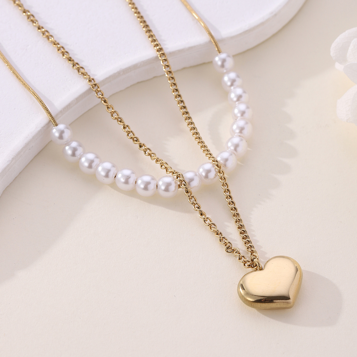 304 Stainless Steel Imitation Pearl 18K Gold Plated Elegant Lady Streetwear Plating Heart Shape Double Layer Necklaces display picture 4
