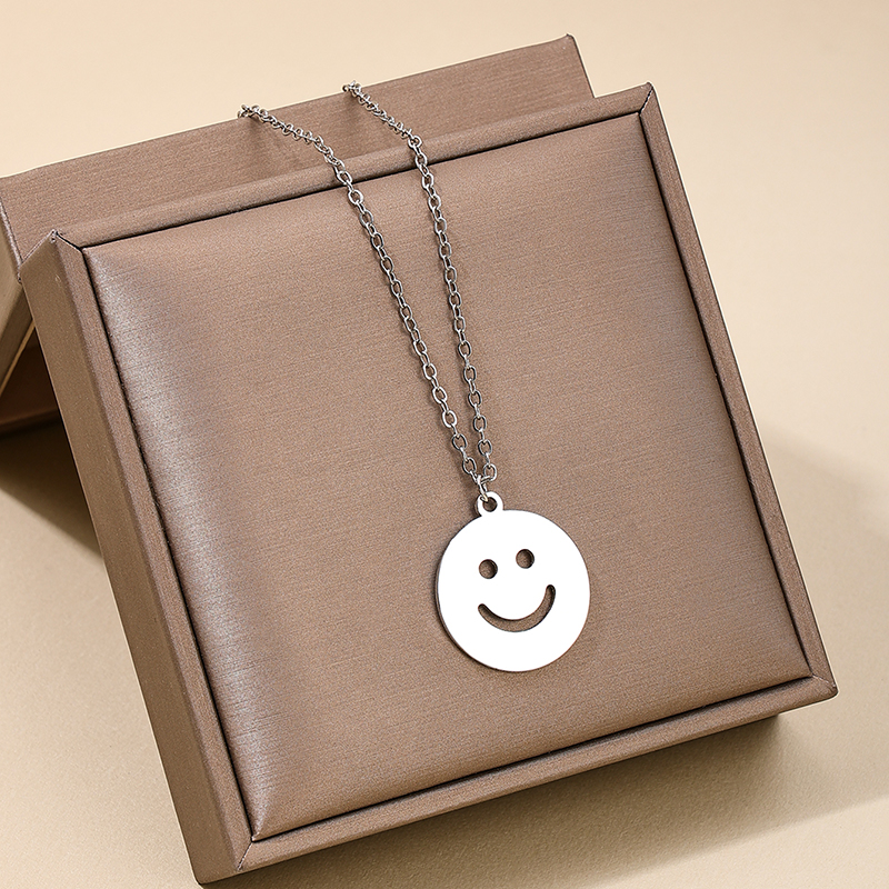 Wholesale Jewelry Simple Style Classic Style Smiley Face Zinc Alloy Hollow Out display picture 7