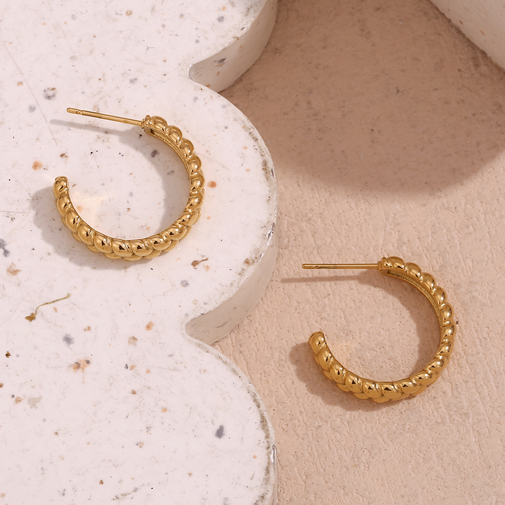 1 Pair Basic Simple Style Classic Style C Shape Grain Plating 304 Stainless Steel 18K Gold Plated Hoop Earrings display picture 11
