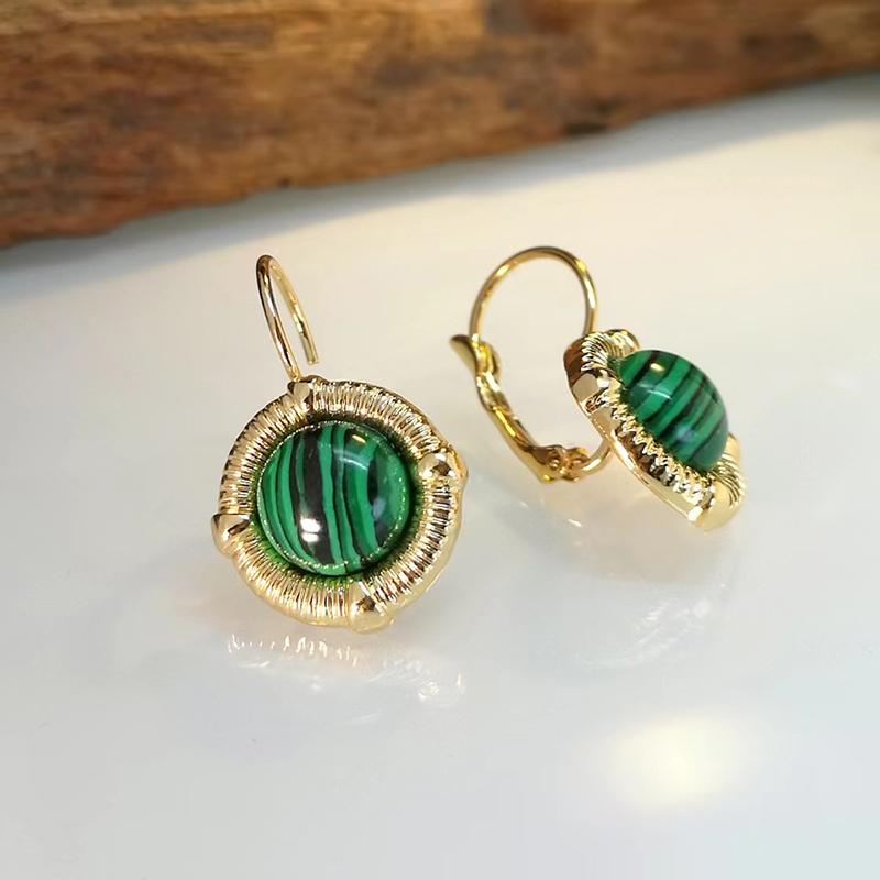 1 Pair Elegant Retro Classic Style Round Inlay Copper Artificial Gemstones Drop Earrings display picture 2