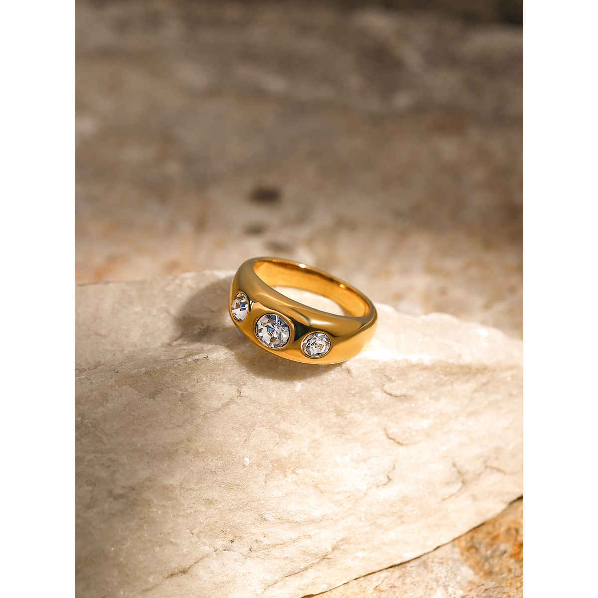 304 Stainless Steel 18K Gold Plated Simple Style Classic Style Inlay Solid Color Zircon Rings display picture 2