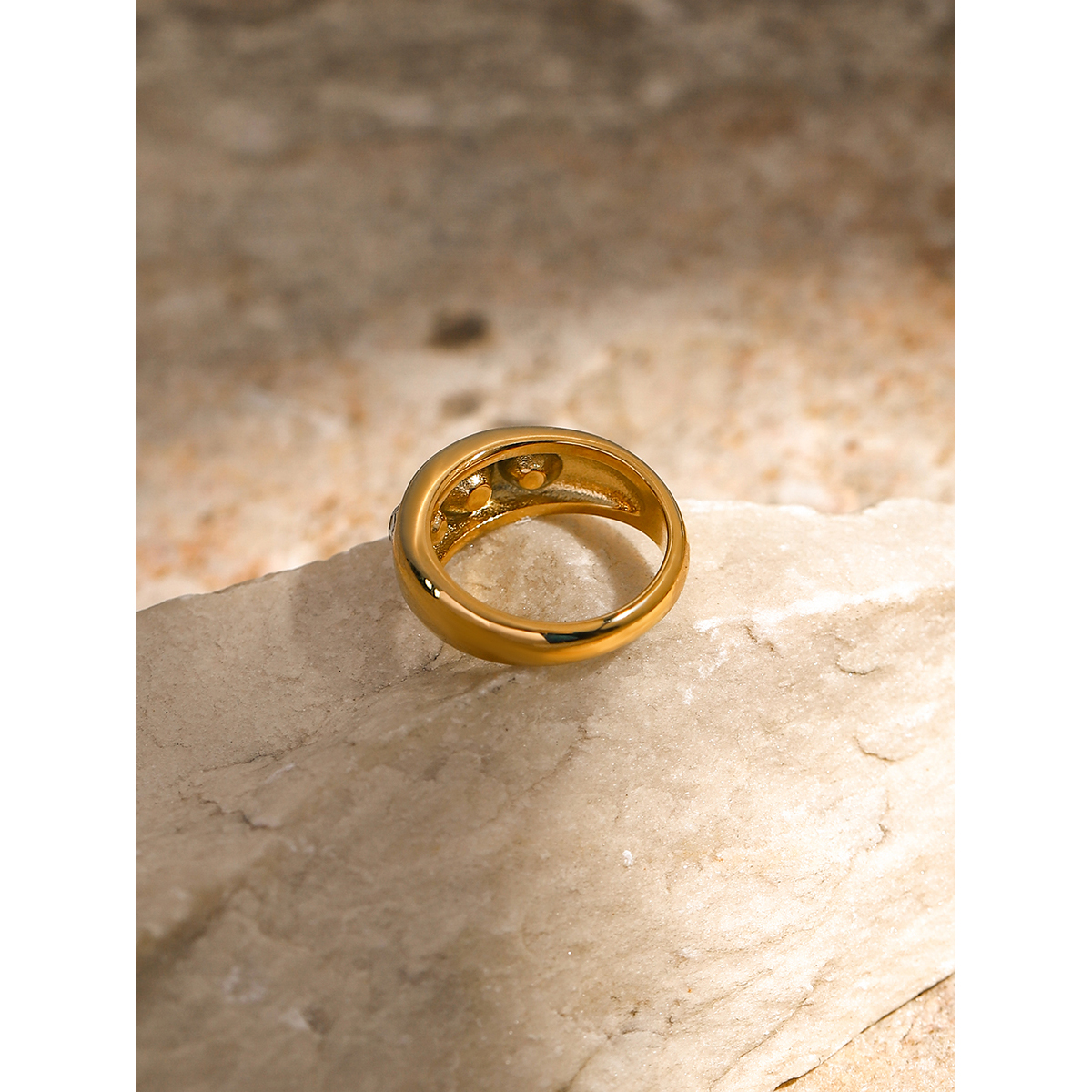 304 Stainless Steel 18K Gold Plated Simple Style Classic Style Inlay Solid Color Zircon Rings display picture 5
