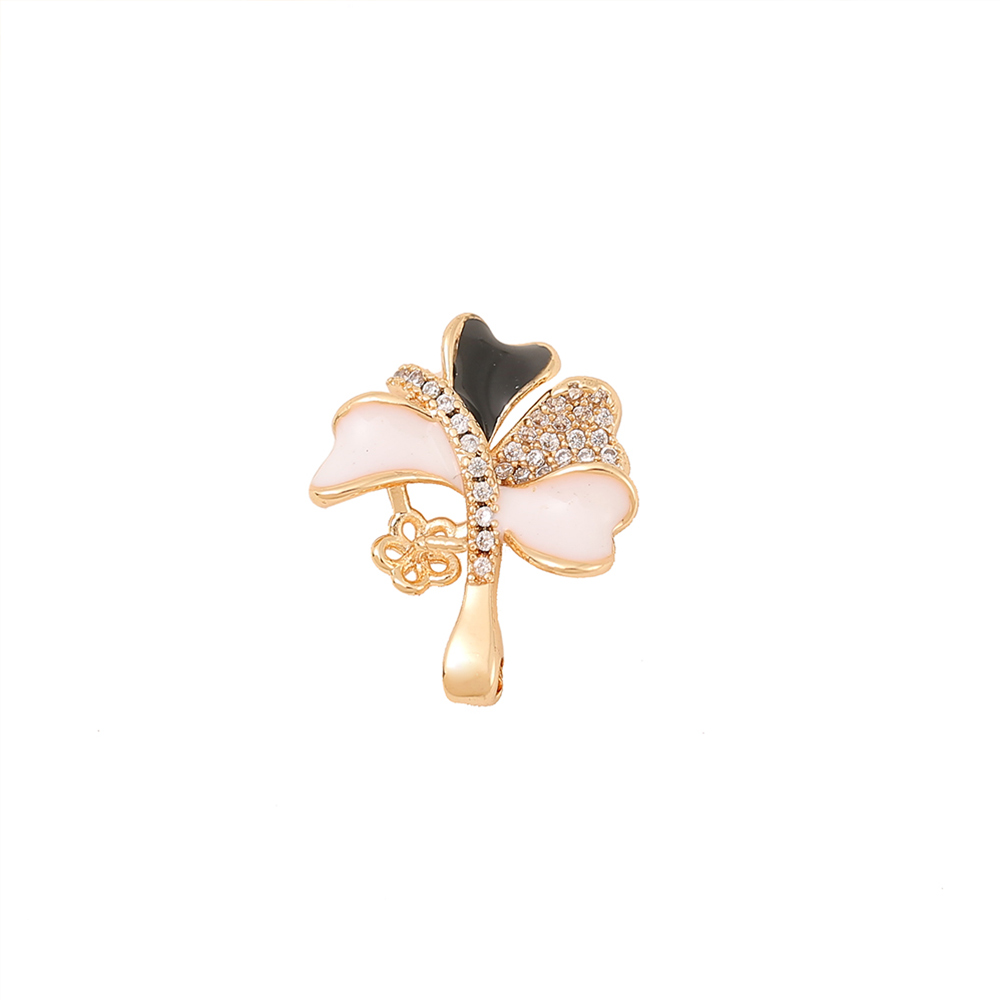 1 Piece 18 * 15mm Copper Zircon 18K Gold Plated Shamrock Flower Polished Pendant display picture 6