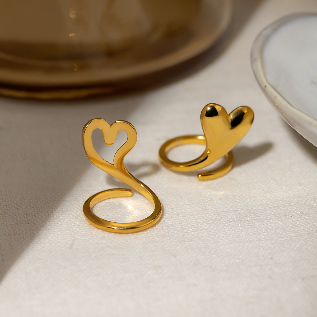 304 Stainless Steel 18K Gold Plated Simple Style Classic Style Hollow Out Heart Shape Rings display picture 5