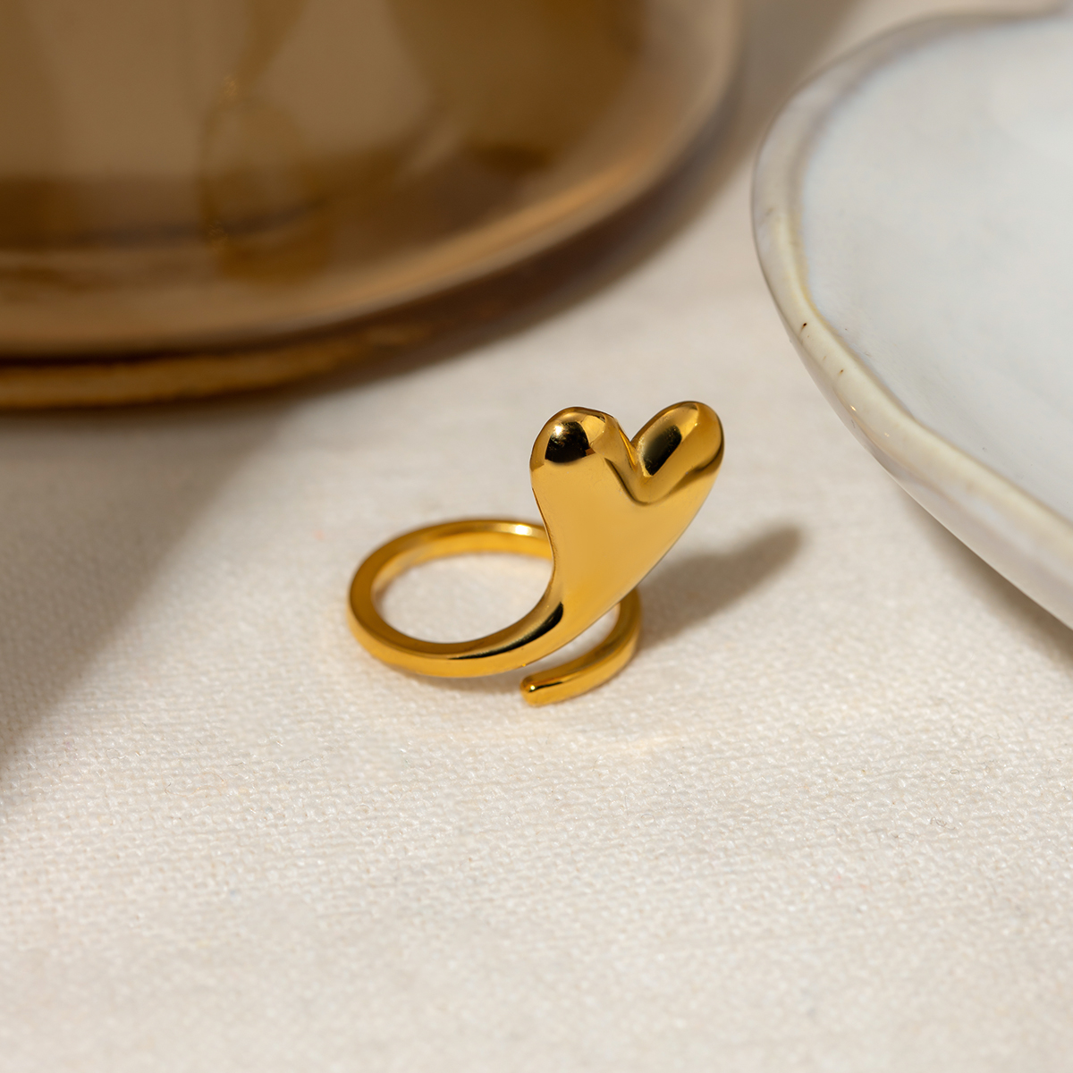 304 Stainless Steel 18K Gold Plated Simple Style Classic Style Hollow Out Heart Shape Rings display picture 4