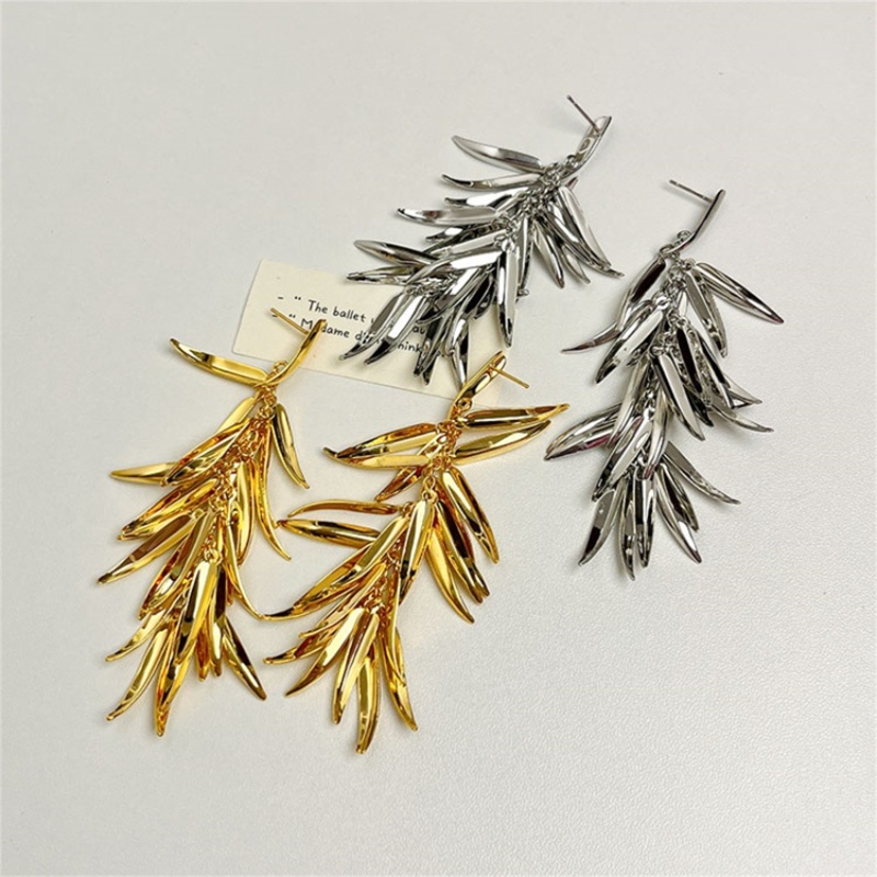 1 Pair Retro Classic Style Grain Plating Alloy Copper Gold Plated Silver Plated Drop Earrings display picture 7