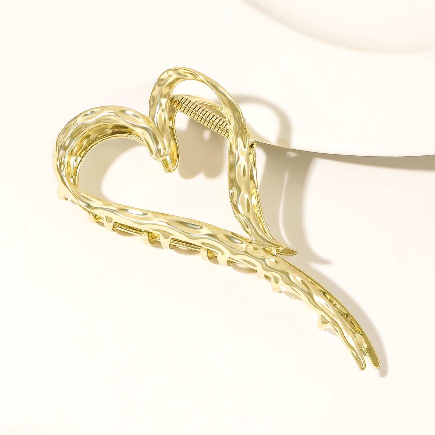 Women's IG Style Heart Shape Metal Plating Hair Claws display picture 1