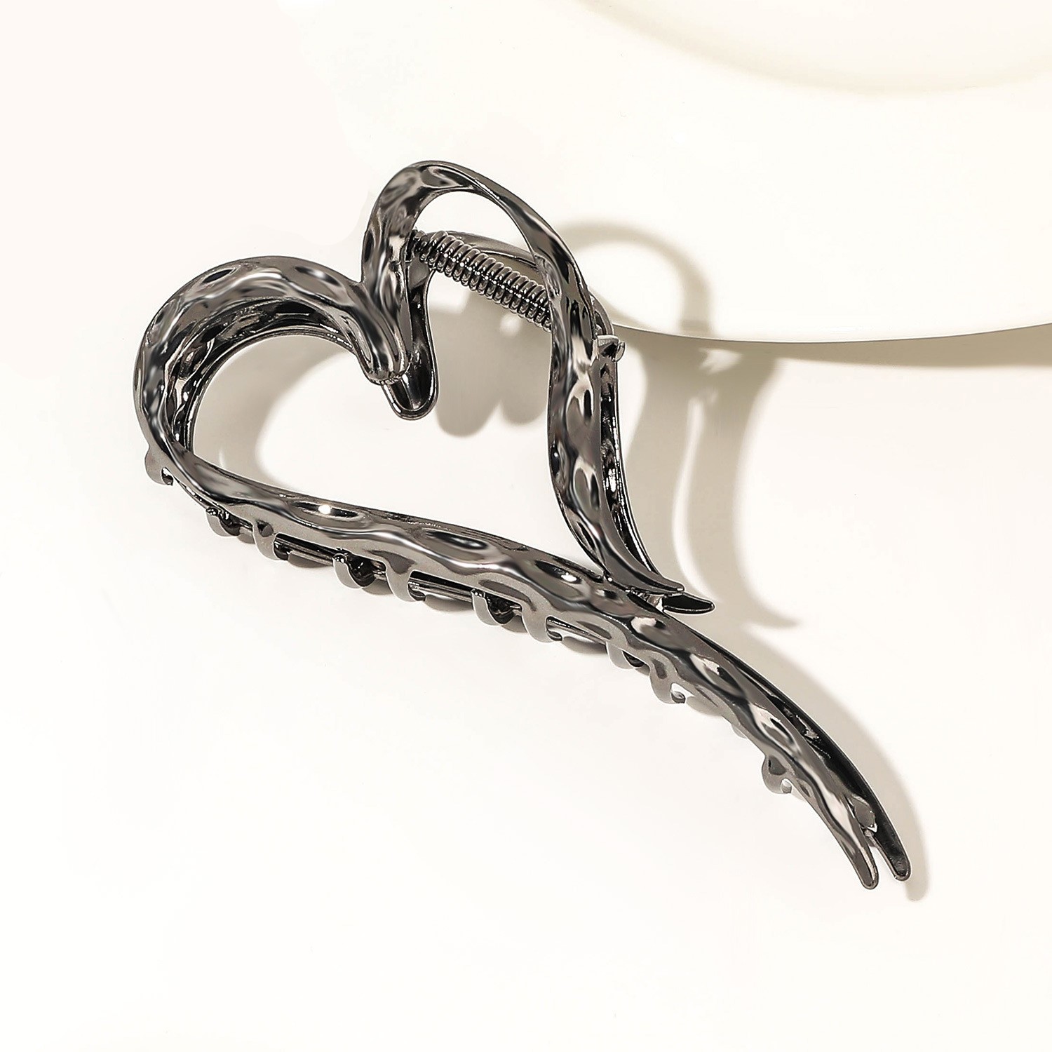 Women's IG Style Heart Shape Metal Plating Hair Claws display picture 3