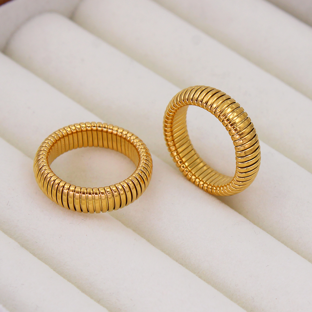 304 Stainless Steel 18K Gold Plated Vintage Style Geometric Rings display picture 9