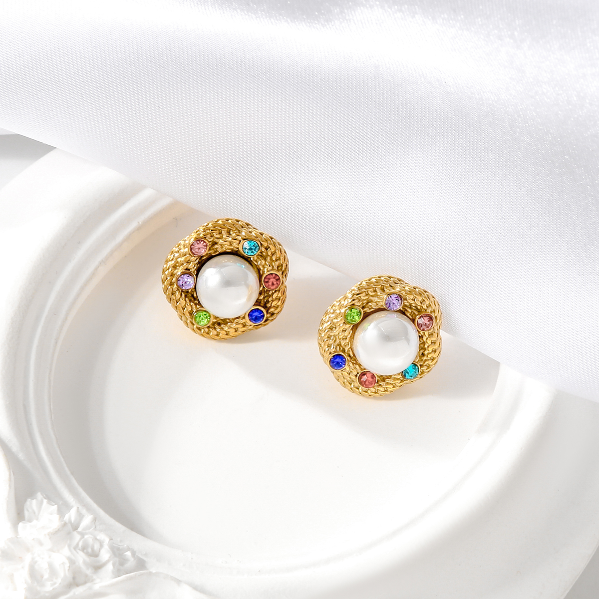1 Pair Vintage Style Modern Style Round Inlay 304 Stainless Steel Zircon 18K Gold Plated Ear Studs display picture 6