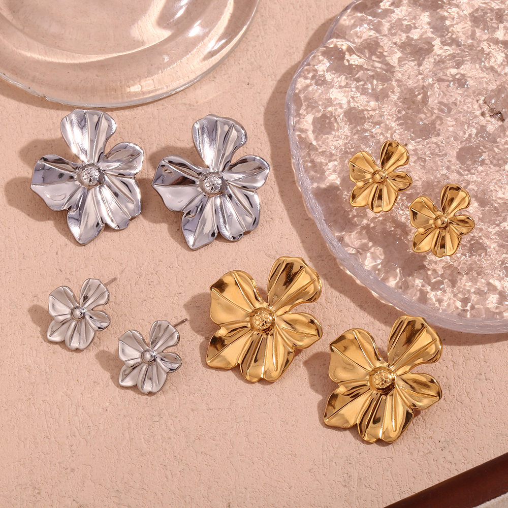 1 Pair Classic Style Flower 304 Stainless Steel 18K Gold Plated Ear Studs display picture 10